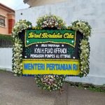 Dalam upaya untuk memberikan layanan yang terbaik bagi pelanggan kami, kami memiliki tim ahli yang berpengalaman dan terampil dalam mengolah bunga. Tim kami terdiri dari ahli hortikultura, florist, dan dekorator yang akan memastikan bahwa setiap bunga yang Anda beli dari kami akan tampil cantik dan segar.